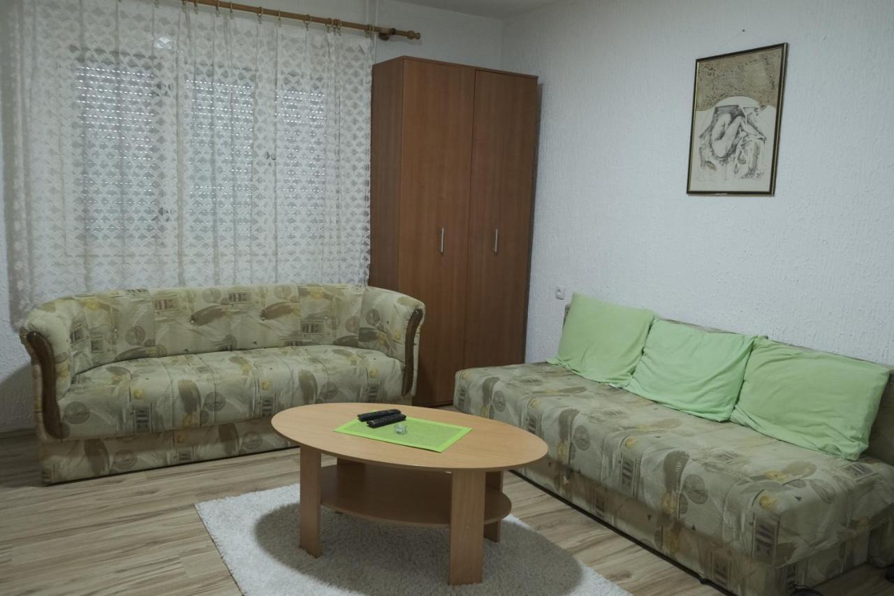 Apartamento Nikodijevic Vrsac Exterior foto